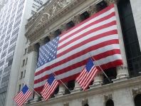 The US stocks are decreasing in early trading