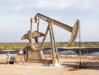 WTI oil prices fell on the eve of the publication of weekly statistics on oil supplies