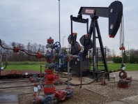 On the NYMEX, oil fell during the Asian session 