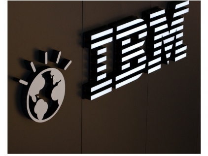 Quarterly revenue of IBM fell more than expected 