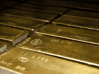 Gold moderately declines before the Fed meeting