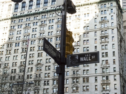 US stocks fell 1.2-1.4%