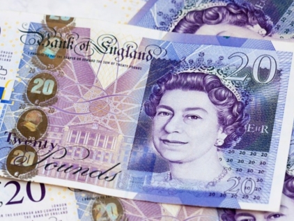 GBP/USD pair is kept at lows, despite a report on Britain's GDP