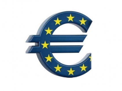 The euro fell against the dollar because of the worries about Greece