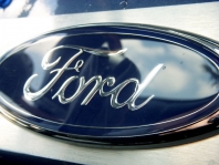 Ford plans to cut global staff by 10%